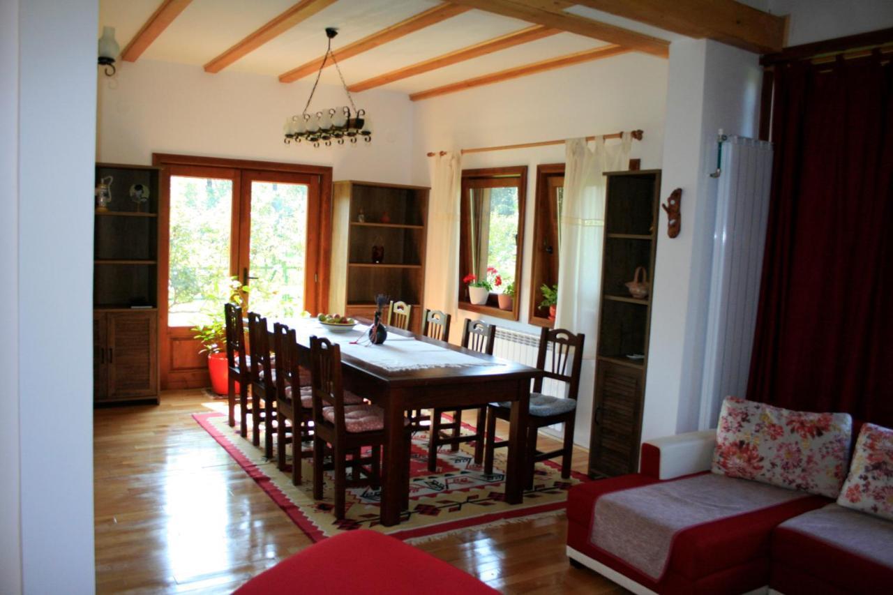 Albinuta Guesthouse Ozun Εξωτερικό φωτογραφία
