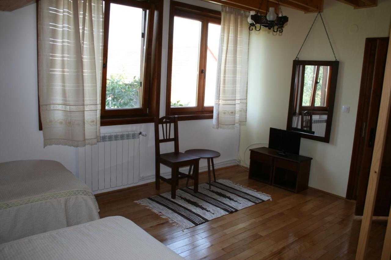 Albinuta Guesthouse Ozun Εξωτερικό φωτογραφία
